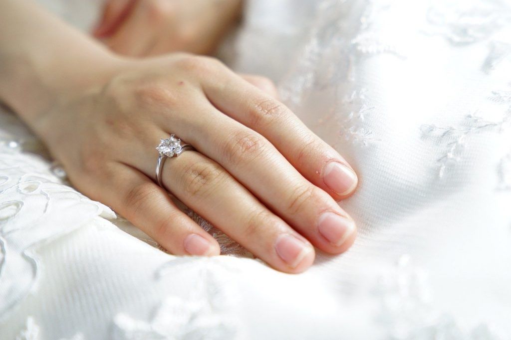 8 anillos de pedida preciosos para que diga "sí quiero"